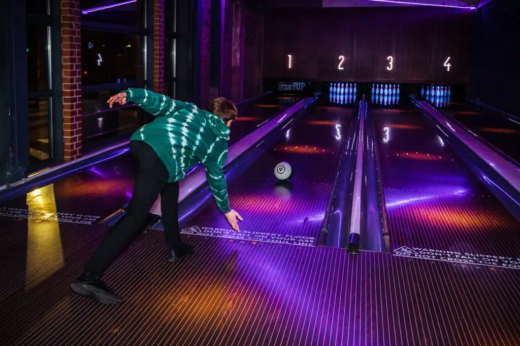 Lane7, Games bar, bowling, activity bar, things to do, work social, fun night out, birthday parties, crazy golf